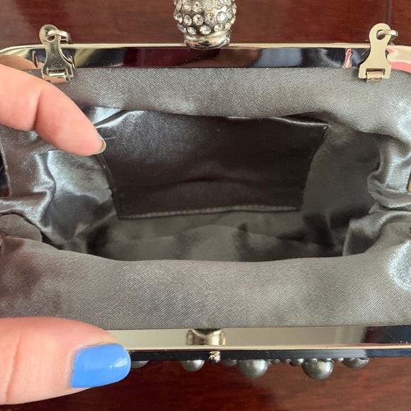 silver pearl/bejewled purse - Picture 4 of 4